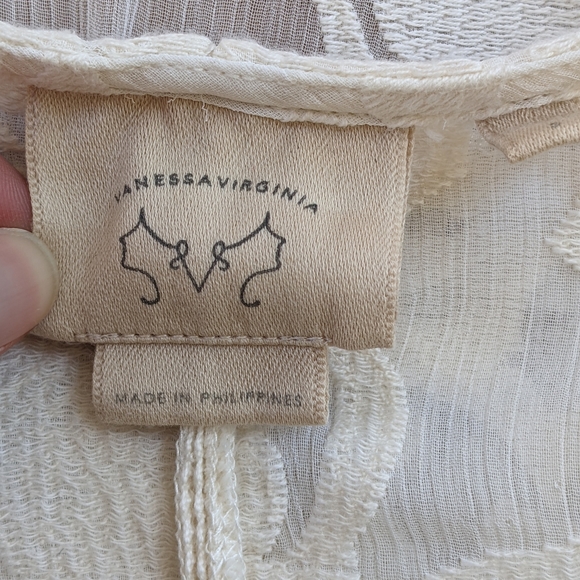 ANTHROPOLOGIE LACE FLORAL HANDKERCHIEF HEM TOP - Picture 6 of 10